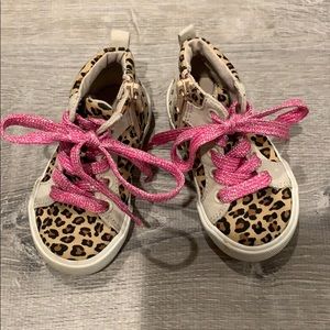 Gap High Top sneakers. Size 5.